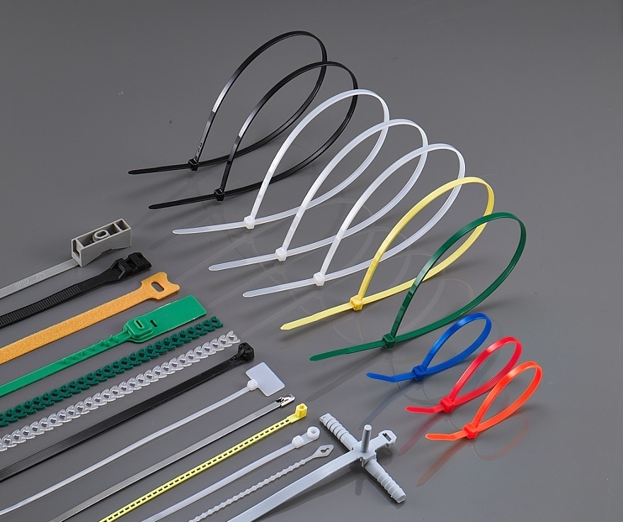 Plastic cable ties