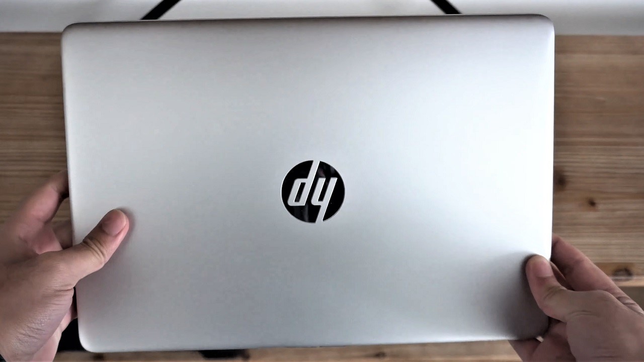 HP 14 CF0014DX Laptop Exterior View